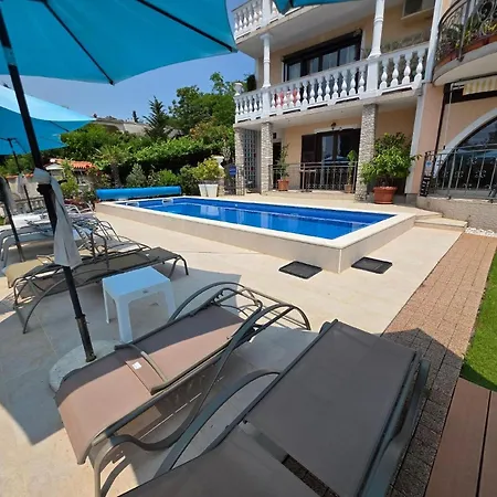Apartamento Mit Balkon- Gemeinsame Pool Und Terrasse
