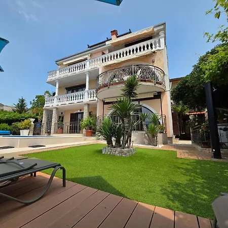 Apartamento Mit Balkon- Gemeinsame Pool Und Terrasse *
