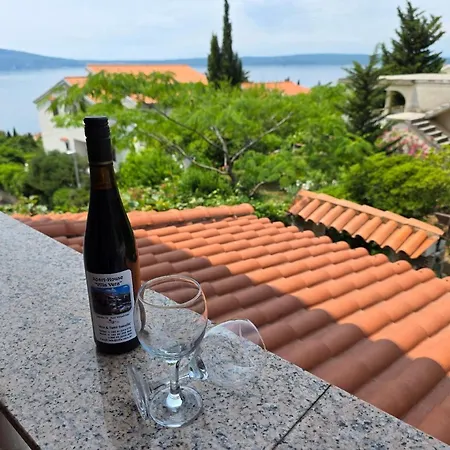 Mit Balkon- Gemeinsame Pool Und Terrasse