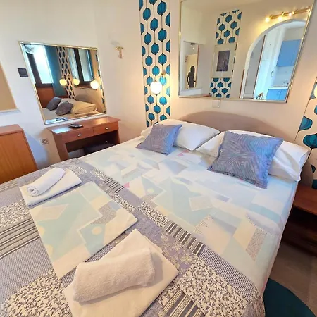 Mit Balkon- Gemeinsame Pool Und Terrasse Apartamento Novi Vinodolski