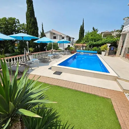 Mit Balkon- Gemeinsame Pool Und Terrasse Apartamento